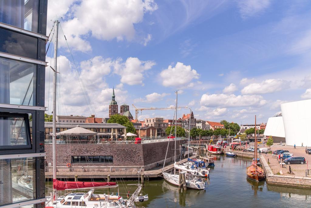 Hochwertige Apartments Im Stralsunder Hafen Екстер'єр фото