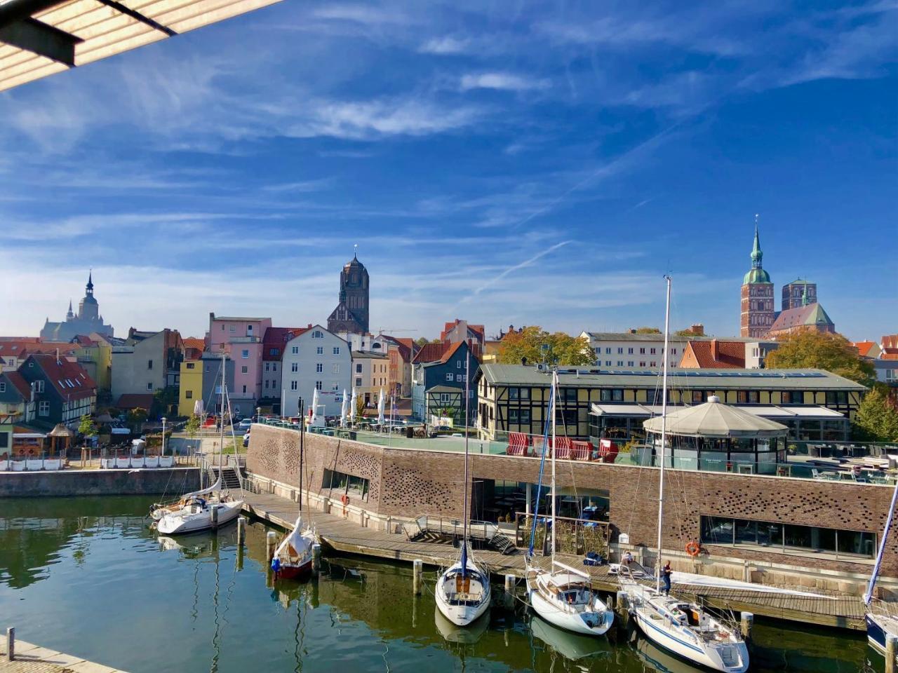 Hochwertige Apartments Im Stralsunder Hafen Екстер'єр фото